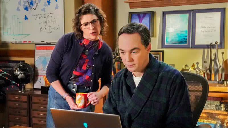 Mayim Bialik e Jim Parsons atuando juntos em Young Sheldon - Divulgação
