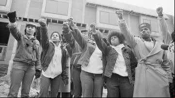 Membros do MOVE protestando após atentado - Getty Images