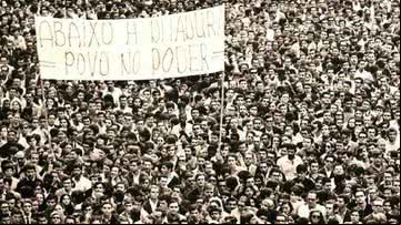 Fotografia tirada durante manifestação contra a Ditadura Militar - Tânia Rêgo/Agência Brasil