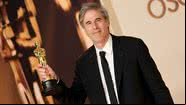 Walter Salles segura estatueta do Oscar - Getty Images