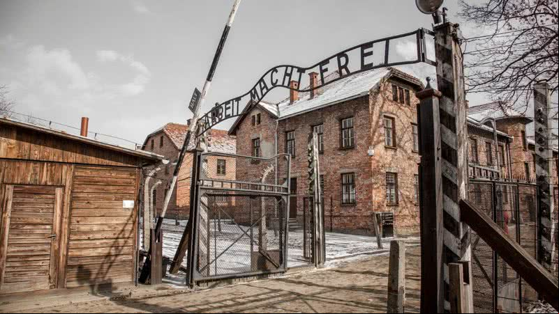 Portão do campo de concentração de Auschwitz - Getty Images