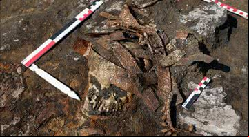 Restos mortais de guerreira amazona encontrada na Rússia - archaeolog.ru