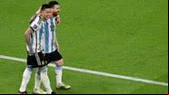 Enzo Fernández e Lionel Messi na seleção argentina - Getty Images