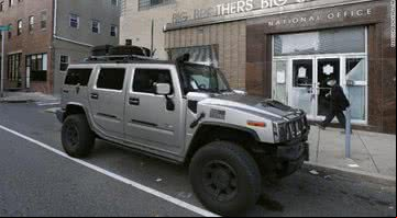 Carros usados pelos criminosos durante a ação - Divulgação