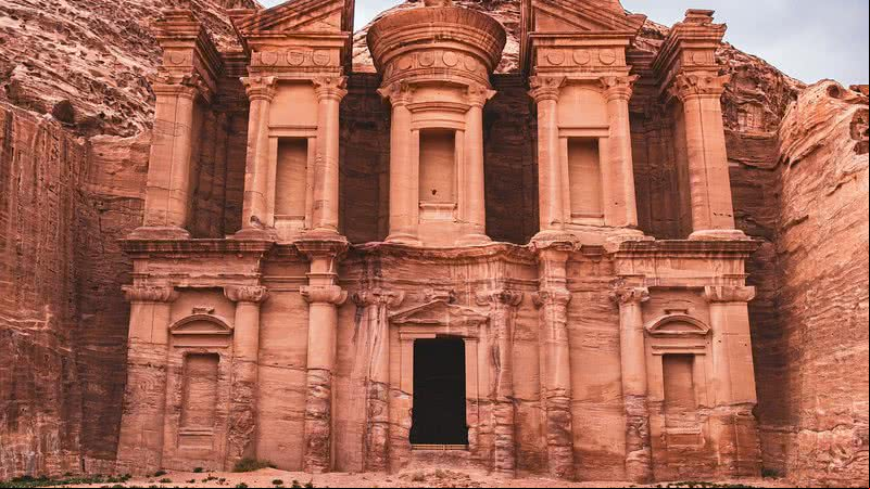 Fotografia de Petra - Imagem de ChiemSeherin por Pixabay